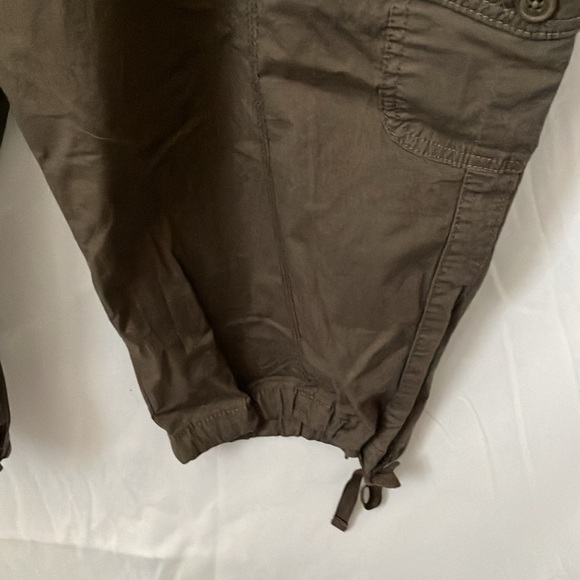 St John’s Bay: Brown Khaki Crop Mid-Rise Pants- 18 - Picture 4 of 16
